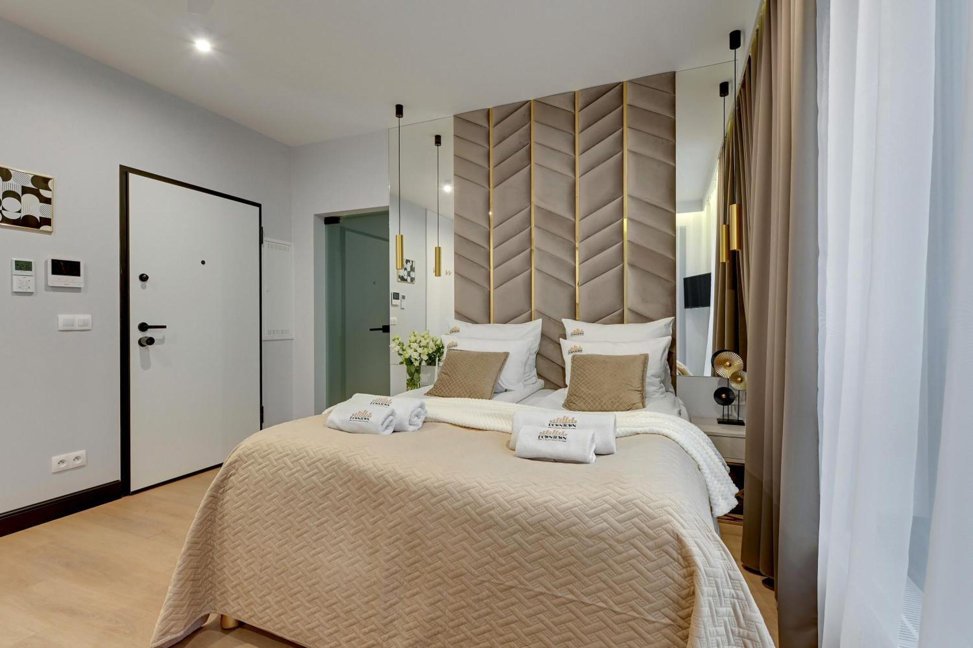 Doki Living & Foodhall By Downtown Apartments Gdansk Exterior foto